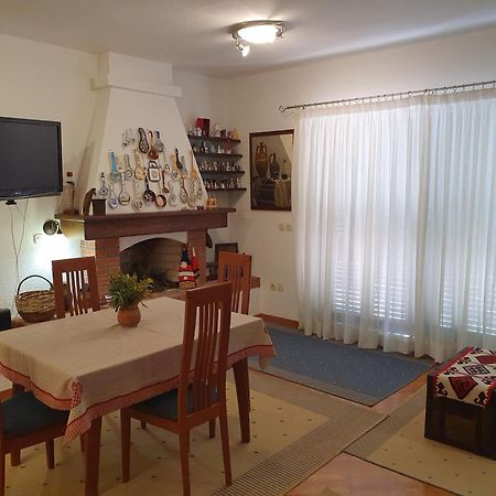 Holiday House "Lea" Lukoran Zewnętrze zdjęcie