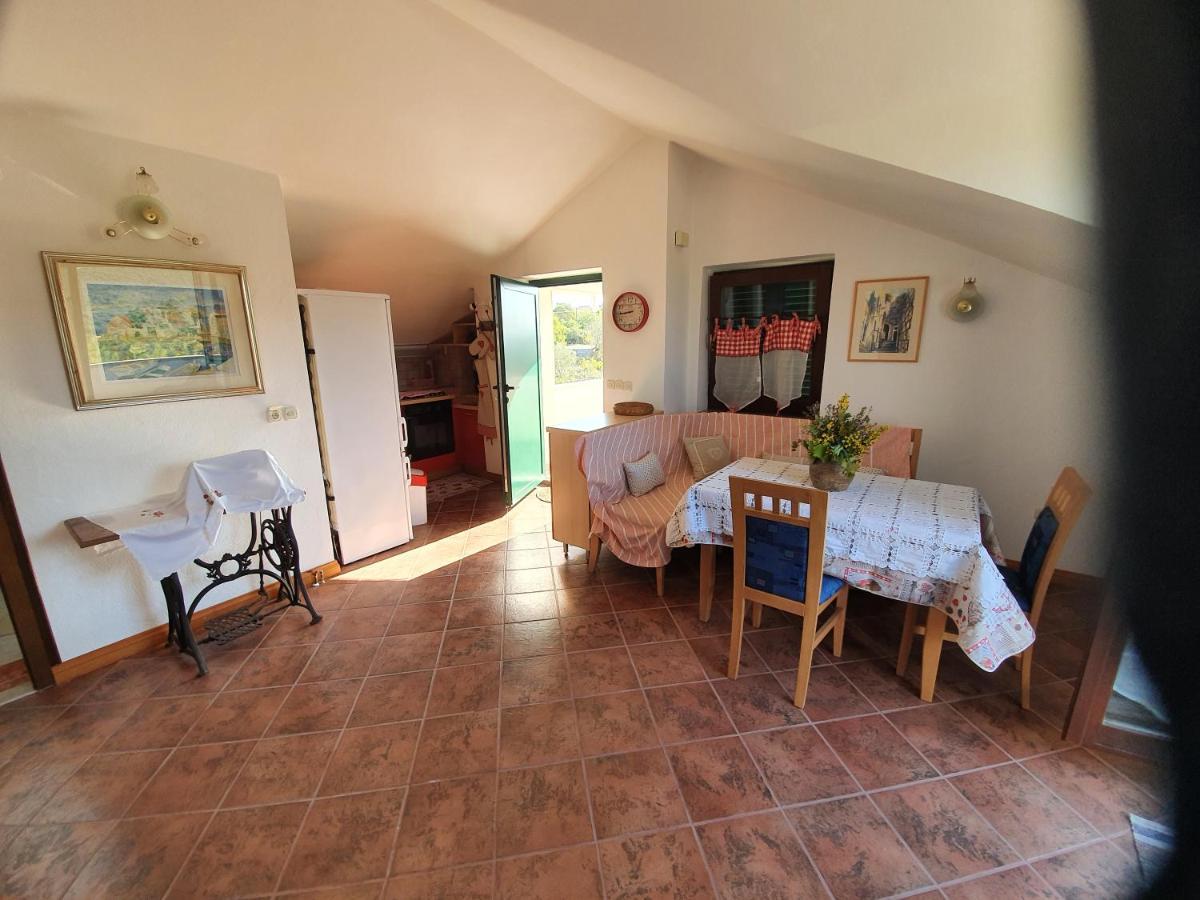 Holiday House "Lea" Lukoran Zewnętrze zdjęcie