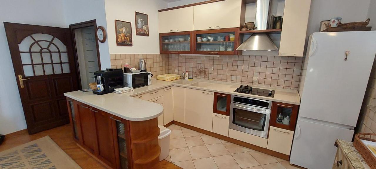 Holiday House "Lea" Lukoran Zewnętrze zdjęcie